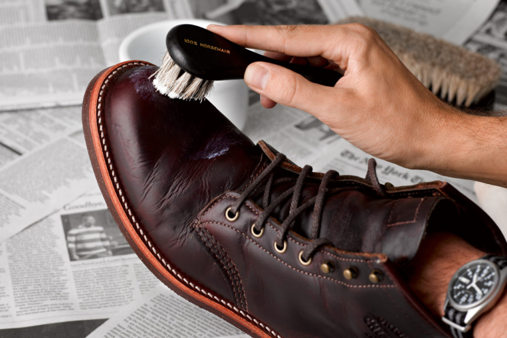 cleaning leather shoes